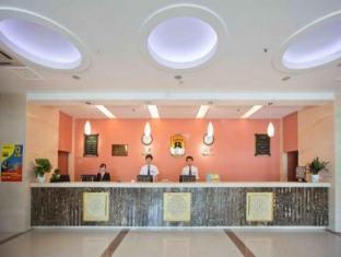 Super 8 Ningxia Road Hotel Qingdao Buitenkant foto